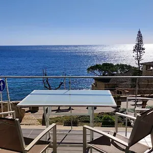 apartamento-frente-al-mar-en-la-mejor-ubicacion-de-calella.topcostabravahotels.com/