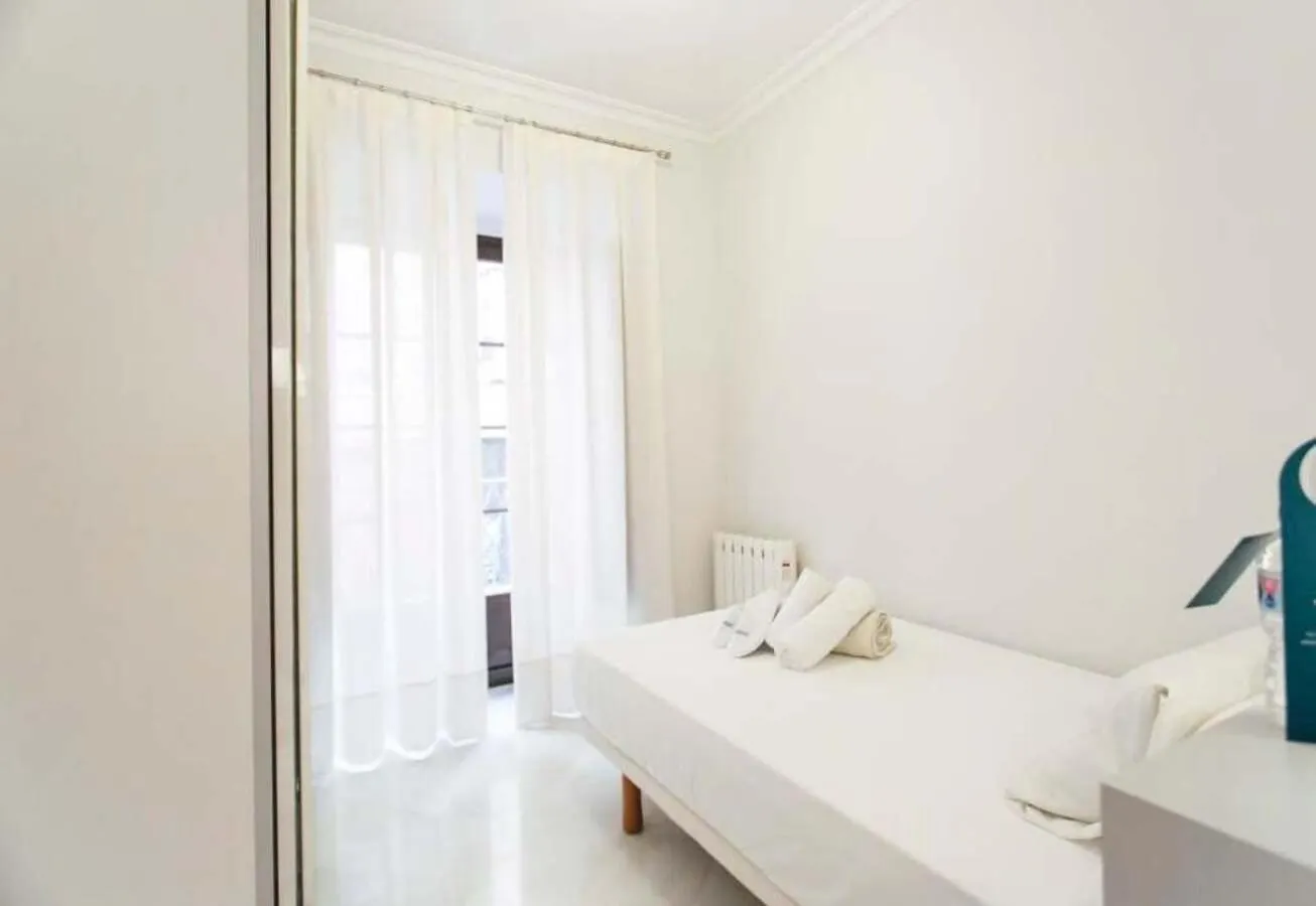 Minimalism And Modern- 2Bd 1Bth- Las Setas Seville Apartment