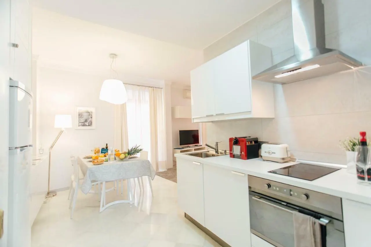 Apartment Minimalism And Modern- 2Bd 1Bth- Las Setas Seville